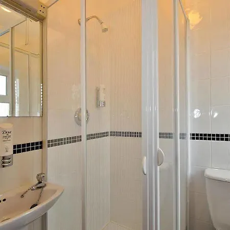 Amber Lodge Budget Accommodation